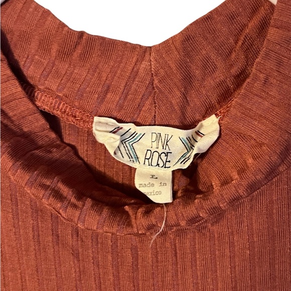 Cold Shoulder Ribbed Dress - Picture 3 of 4